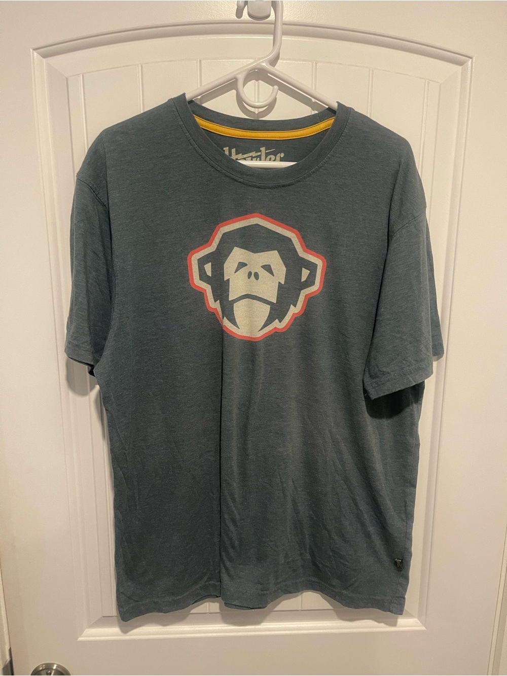Howler Brothers Heed The Call Monkey Logo Tee Men’s XL Blue Gray